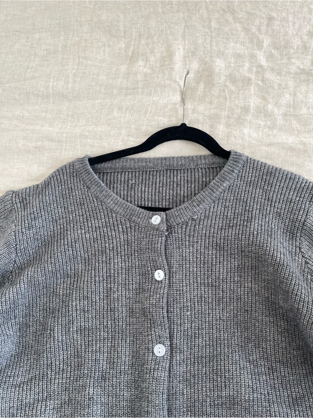 Amazon Gray Ribbed Short-Sleeve Button-Front Cardigan - Picture 3 of 3